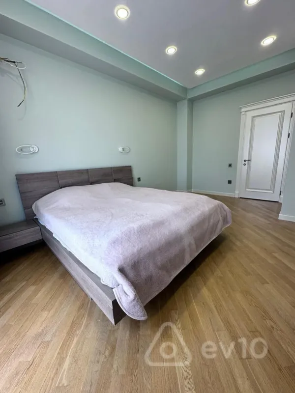 Satılır 3 otaqlı yeni tikili 110 m²