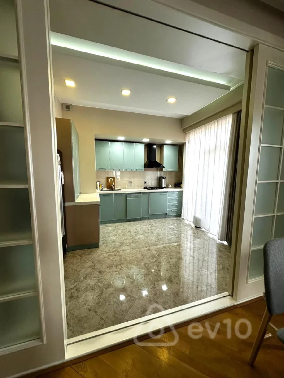 Satılır 3 otaqlı yeni tikili 110 m²