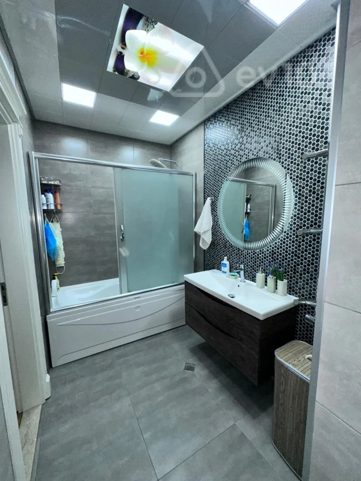 Satılır 3 otaqlı yeni tikili 110 m²