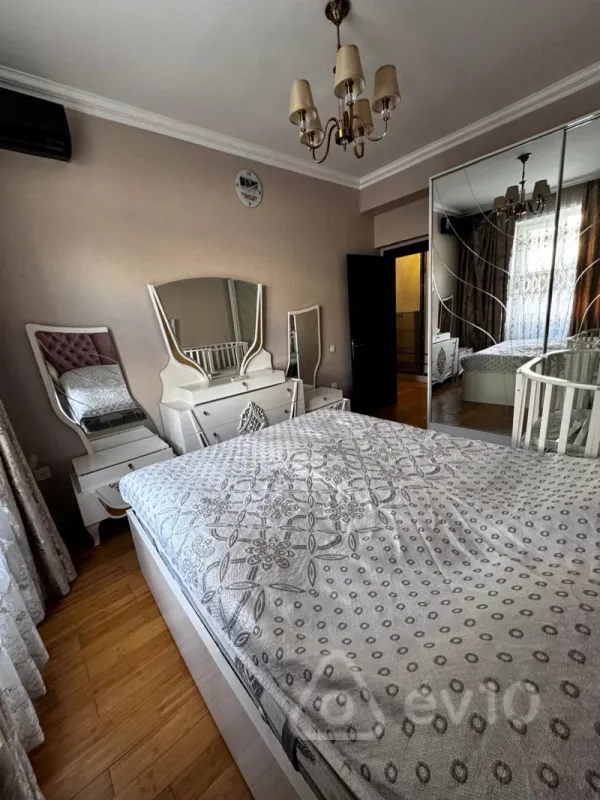 Kirayə verilir 2 otaqlı yeni tikili 75 m²