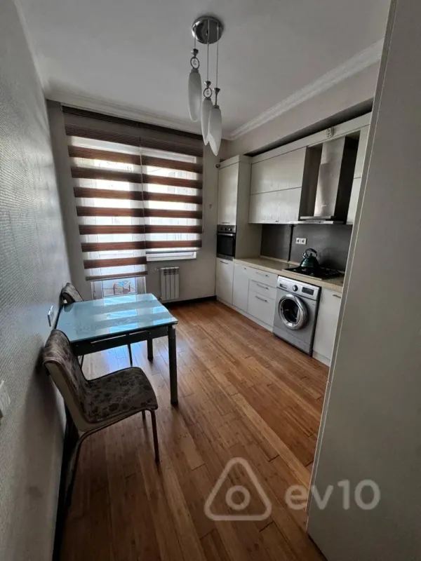 Kirayə verilir 2 otaqlı yeni tikili 75 m²