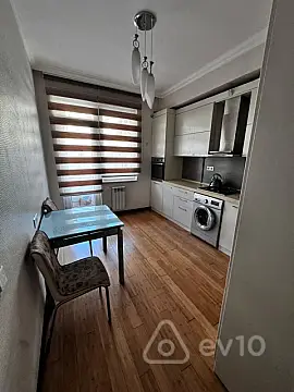 Kirayə verilir 2 otaqlı yeni tikili 75 m²