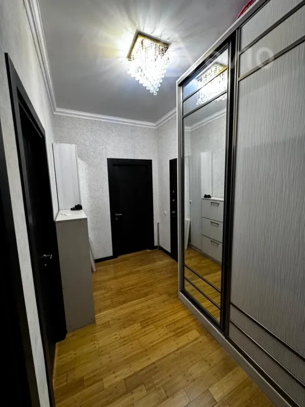 Kirayə verilir 2 otaqlı yeni tikili 75 m²