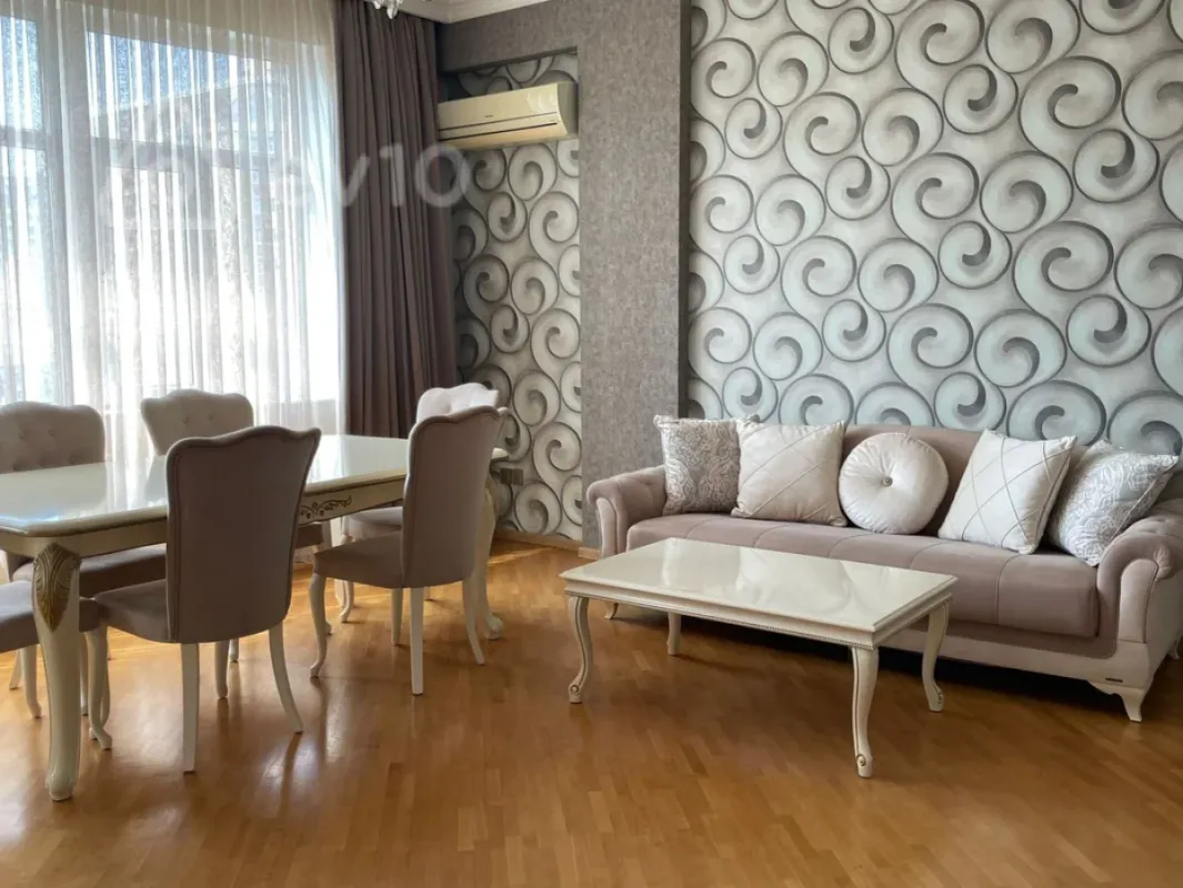 Satılır 3 otaqlı yeni tikili 100 m²