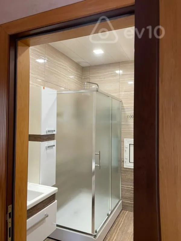 Satılır 3 otaqlı yeni tikili 100 m²