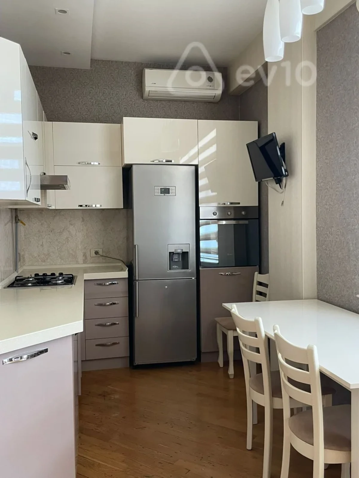 Satılır 3 otaqlı yeni tikili 100 m²