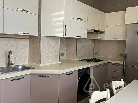 Satılır 3 otaqlı yeni tikili 100 m²