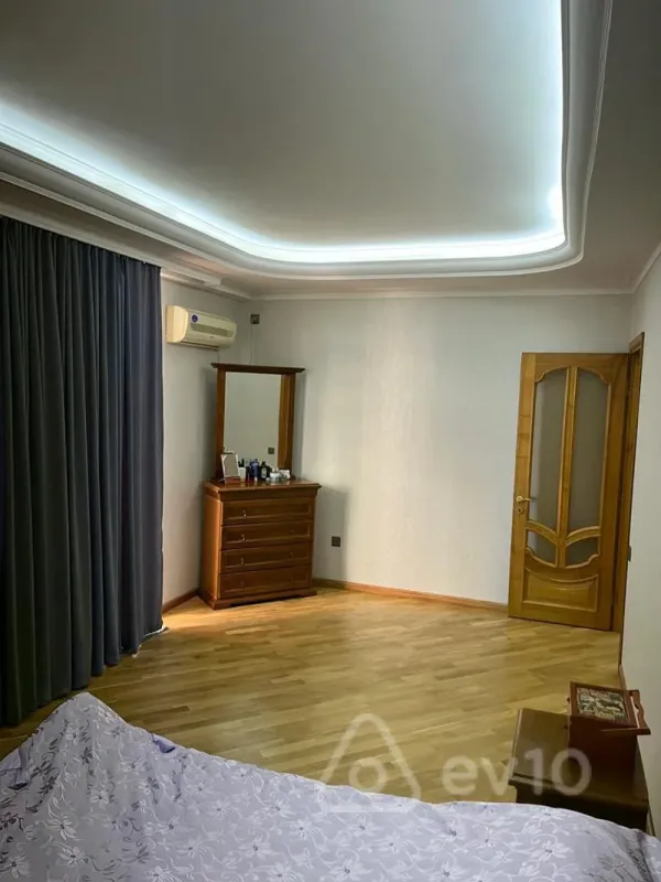 Satılır 3 otaqlı yeni tikili 154 m²