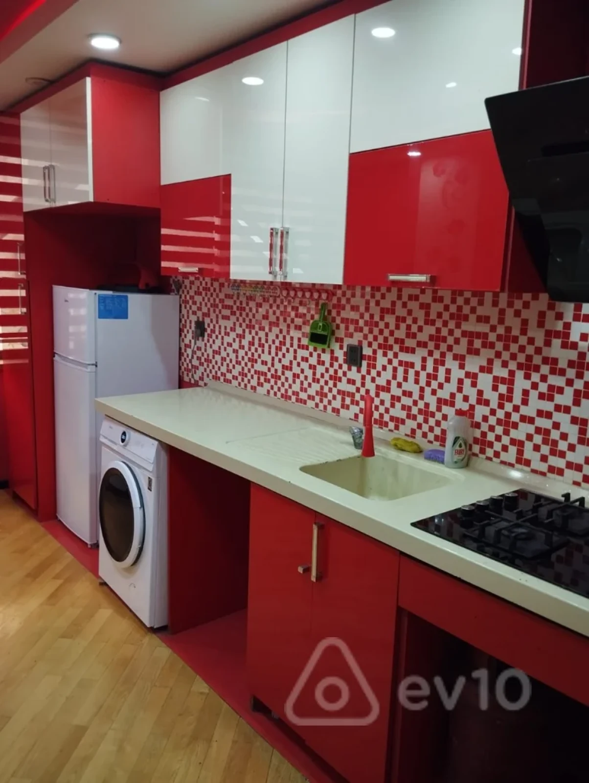 Satılır 3 otaqlı yeni tikili 96 m²