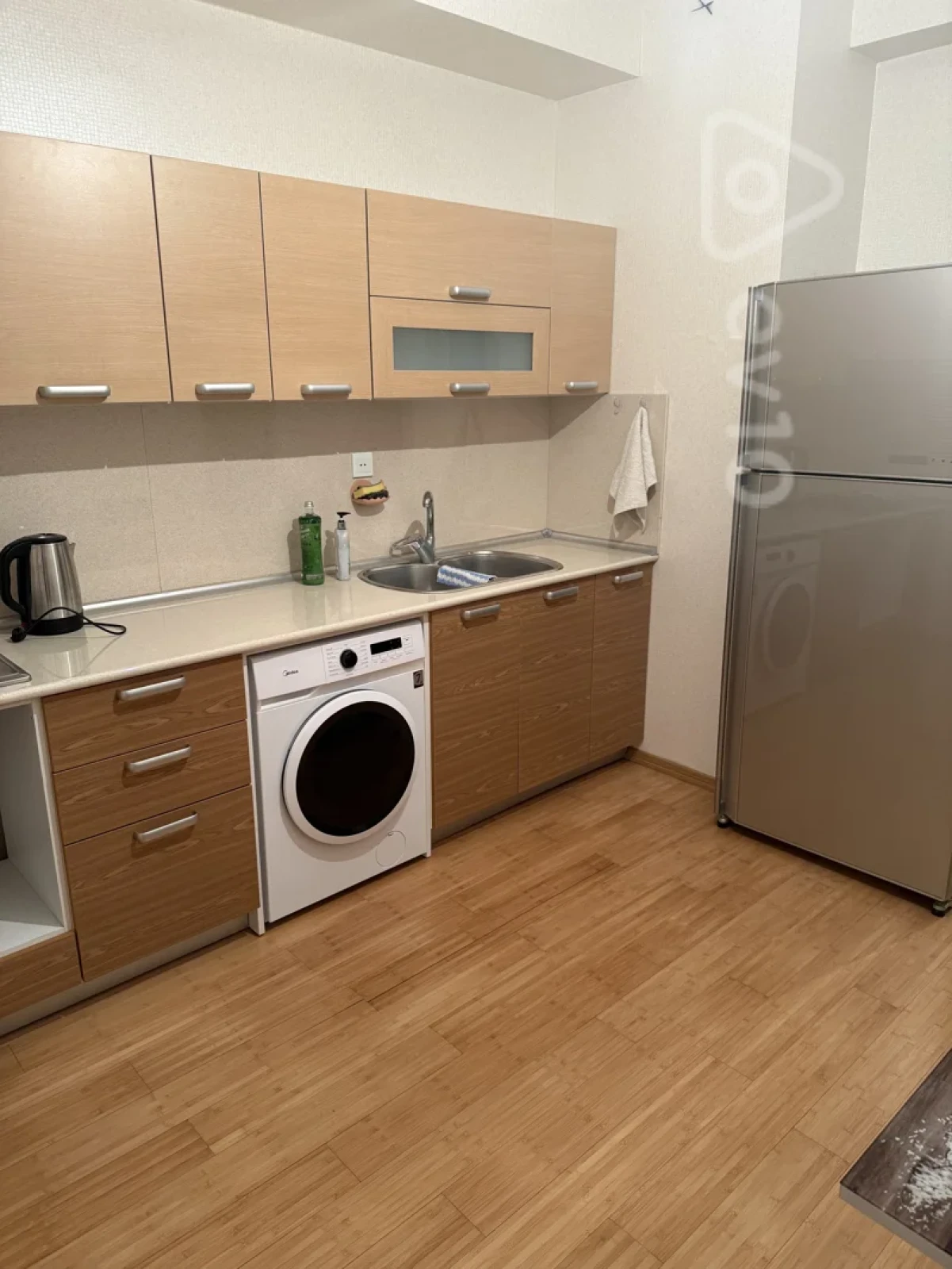 Kirayə verilir 2 otaqlı yeni tikili 70 m²