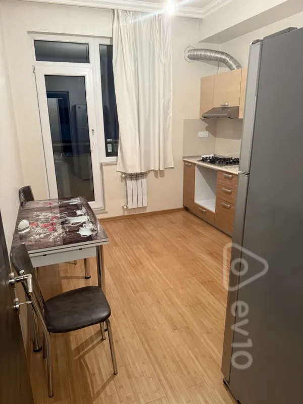 Kirayə verilir 2 otaqlı yeni tikili 70 m²