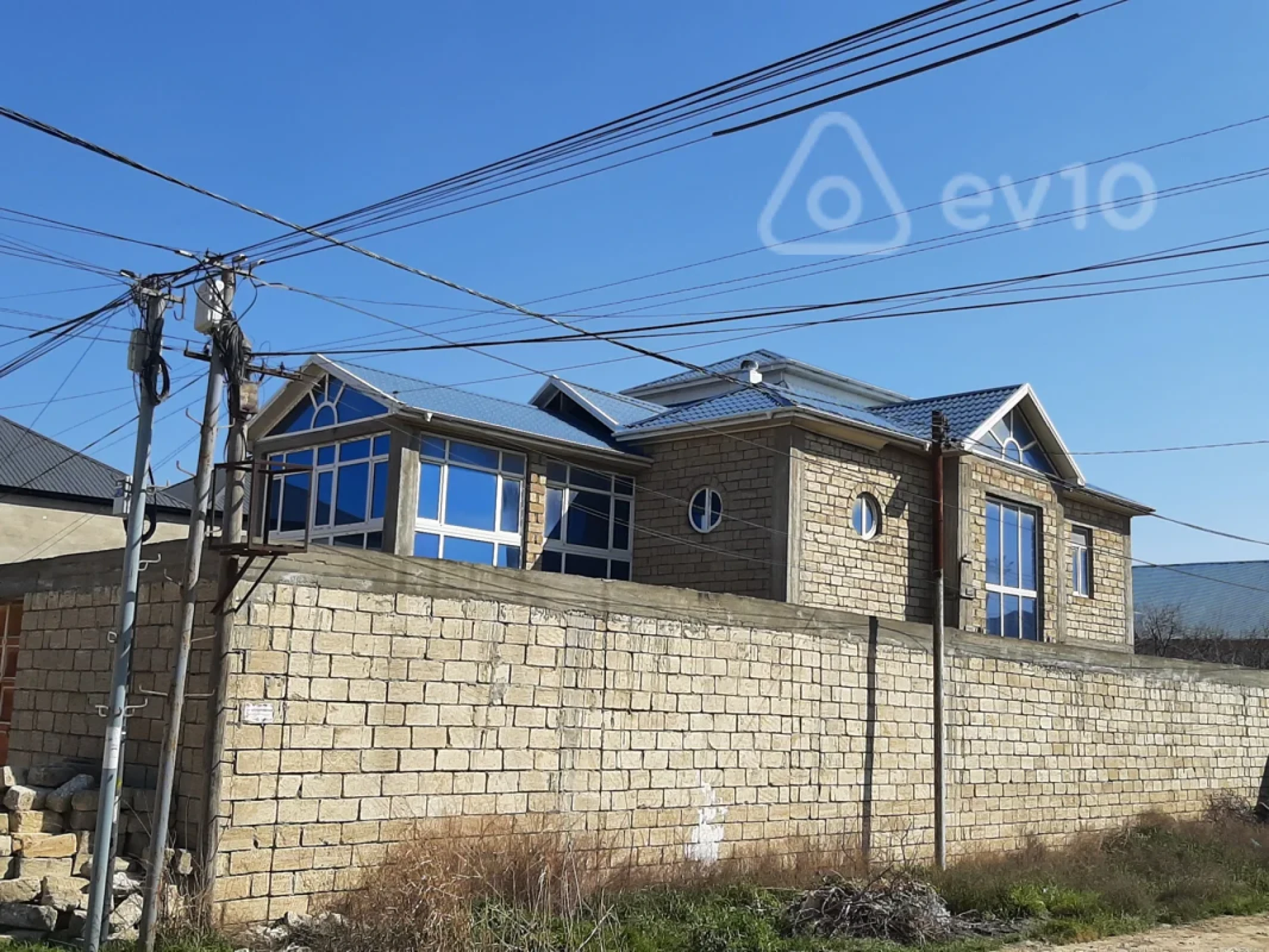 Satılır 10 otaqlı həyət evi 436 m²