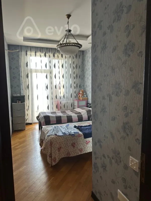 Kirayə verilir 3 otaqlı yeni tikili 90 m²