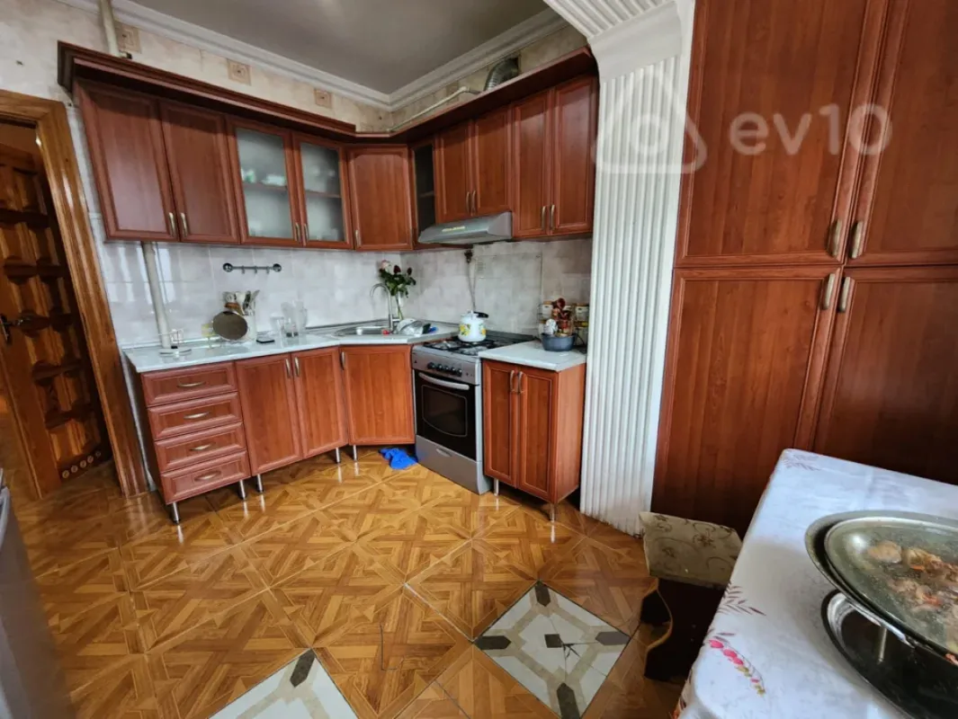 Kirayə verilir 4 otaqlı yeni tikili 120 m²
