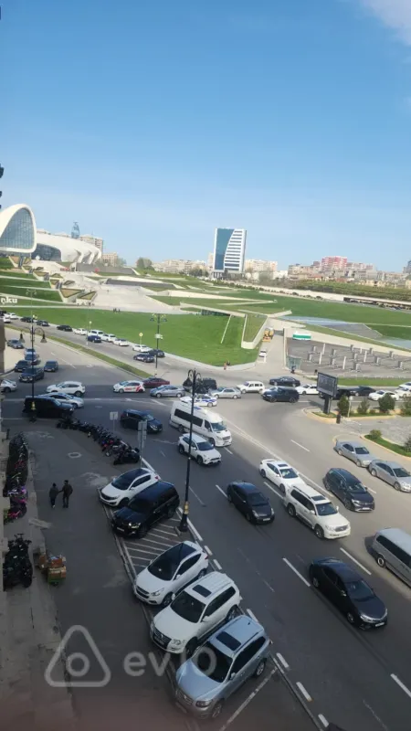 Kirayə verilir 4 otaqlı yeni tikili 120 m²