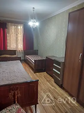 Kirayə verilir 7 otaqlı həyət evi 100 m²