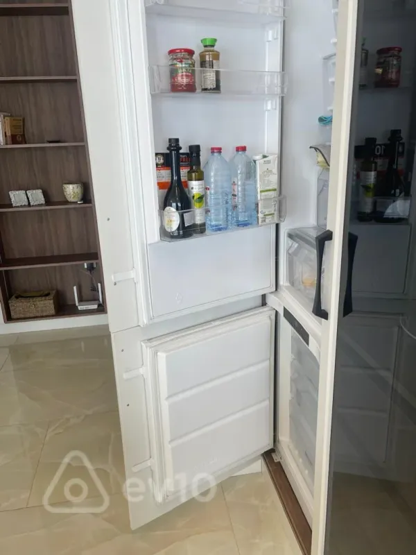 Kirayə verilir 2 otaqlı yeni tikili 90 m²