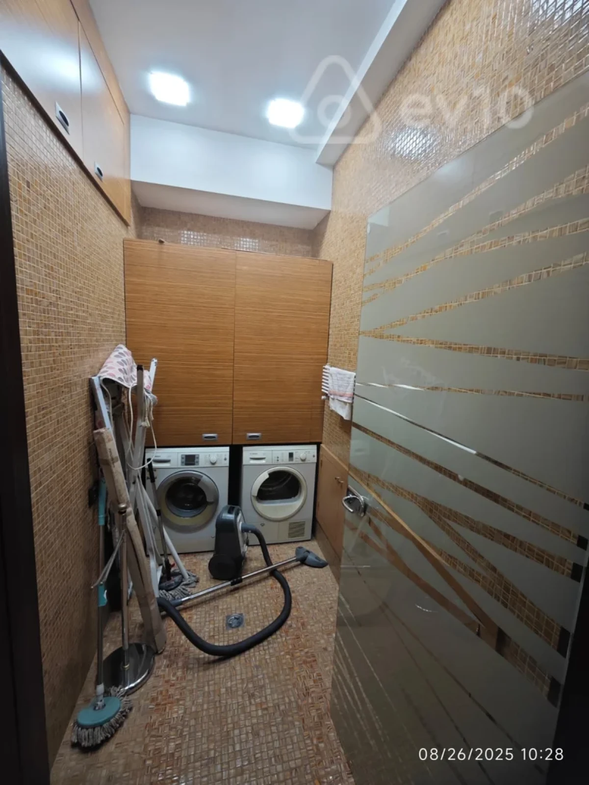 Kirayə verilir 3 otaqlı yeni tikili 190 m²