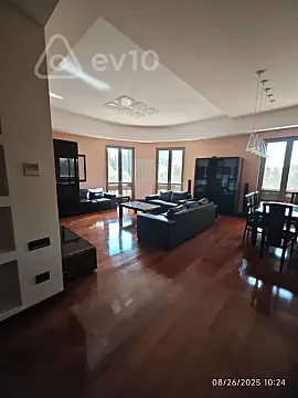 Kirayə verilir 3 otaqlı yeni tikili 190 m²