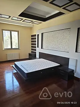 Kirayə verilir 3 otaqlı yeni tikili 190 m²