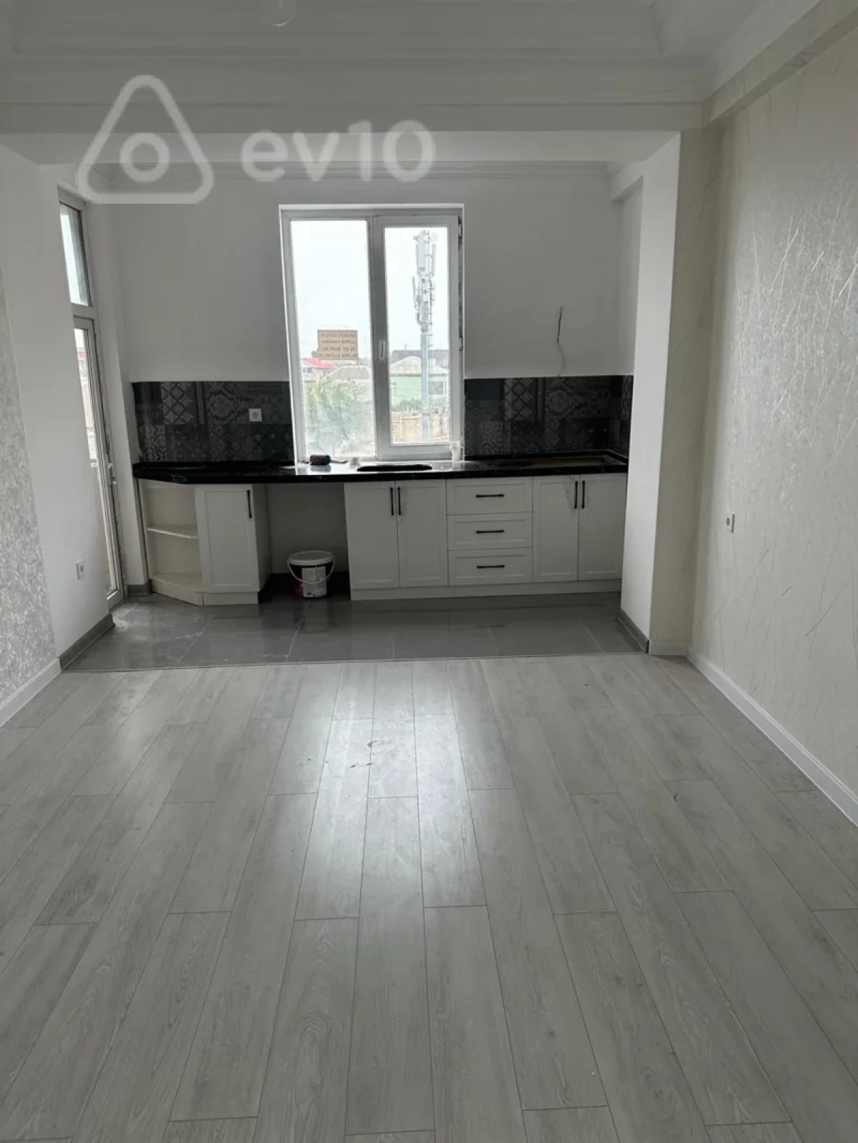 Satılır 3 otaqlı yeni tikili 76 m²