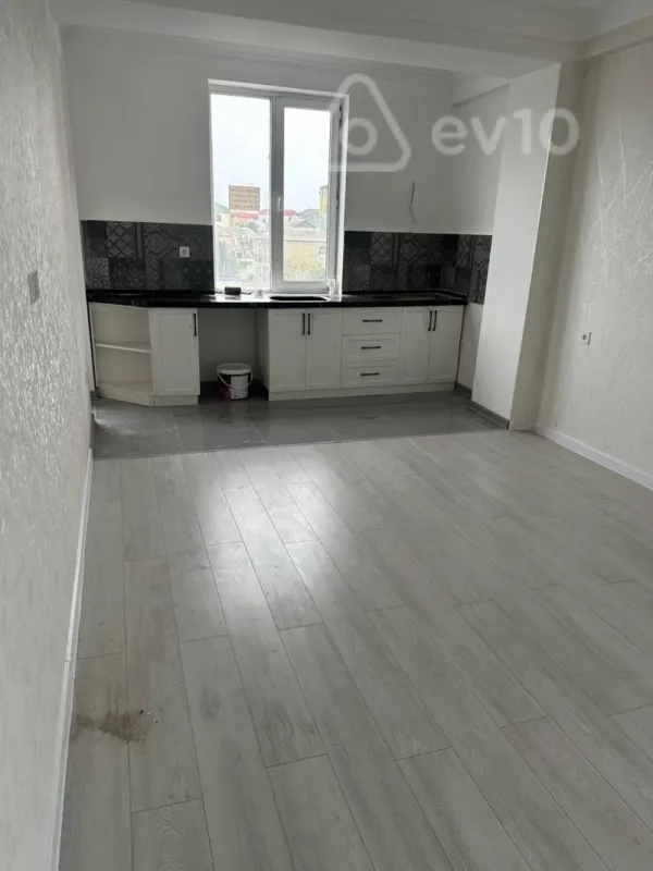 Satılır 3 otaqlı yeni tikili 76 m²