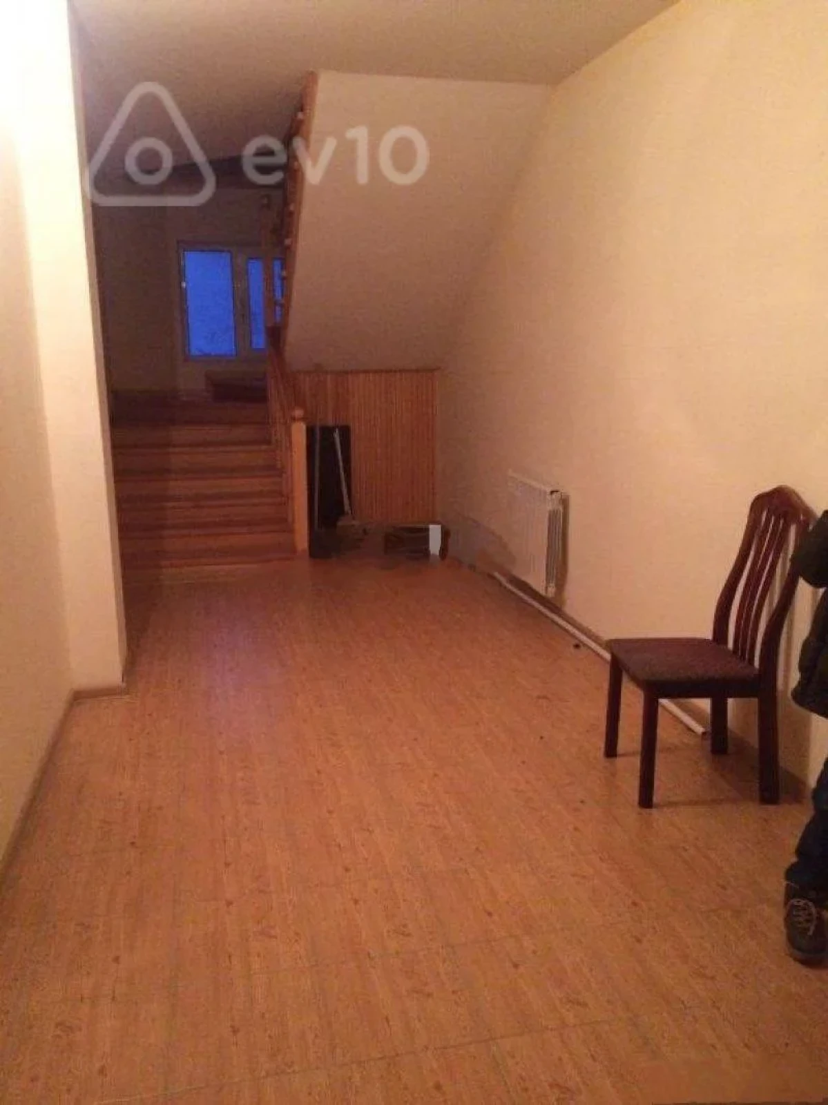 Kirayə verilir 4 otaqlı yeni tikili 220 m²