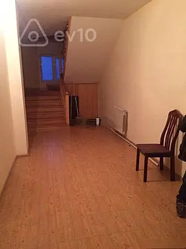 Kirayə verilir 4 otaqlı yeni tikili 220 m²