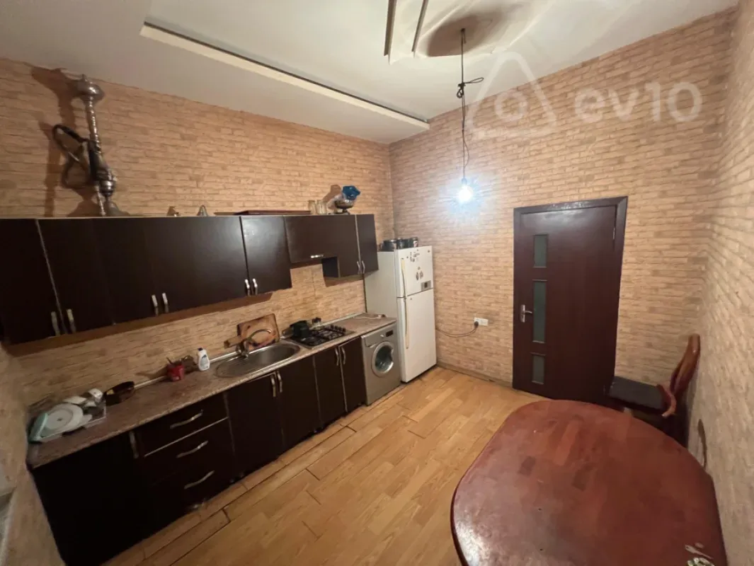 Kirayə verilir 4 otaqlı yeni tikili 220 m²