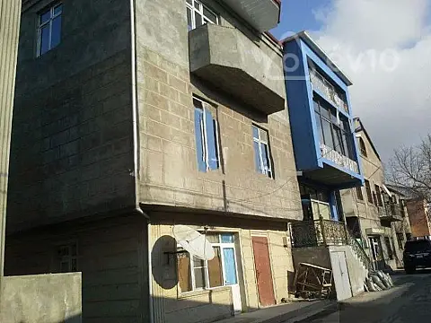 Kirayə verilir 4 otaqlı yeni tikili 220 m²