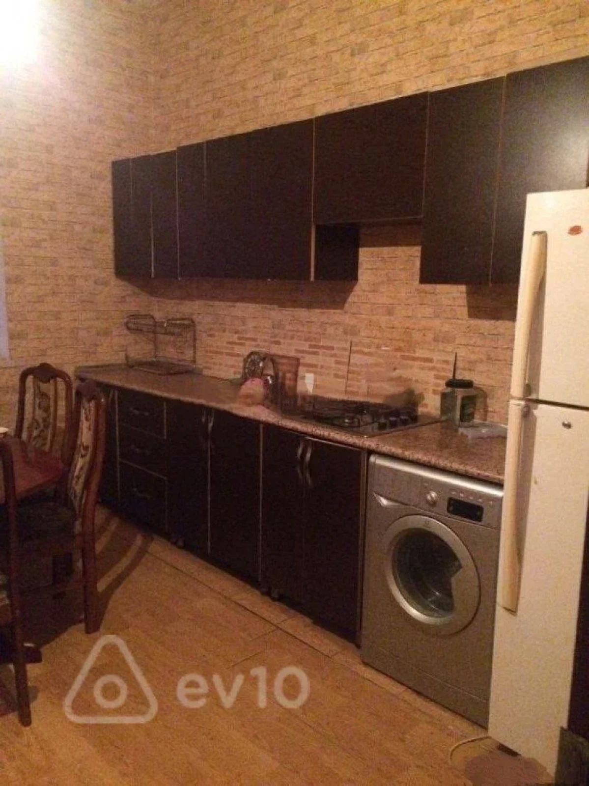 Kirayə verilir 4 otaqlı yeni tikili 220 m²