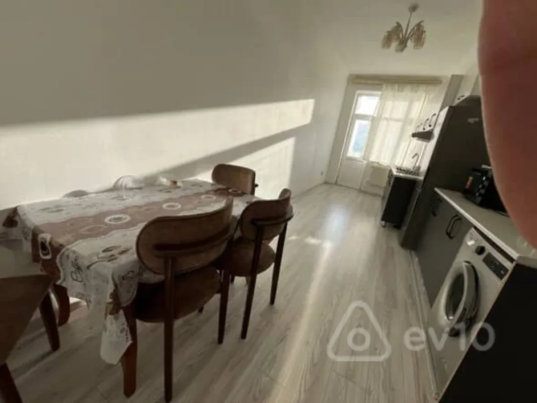 Kirayə verilir 4 otaqlı yeni tikili 15 m²