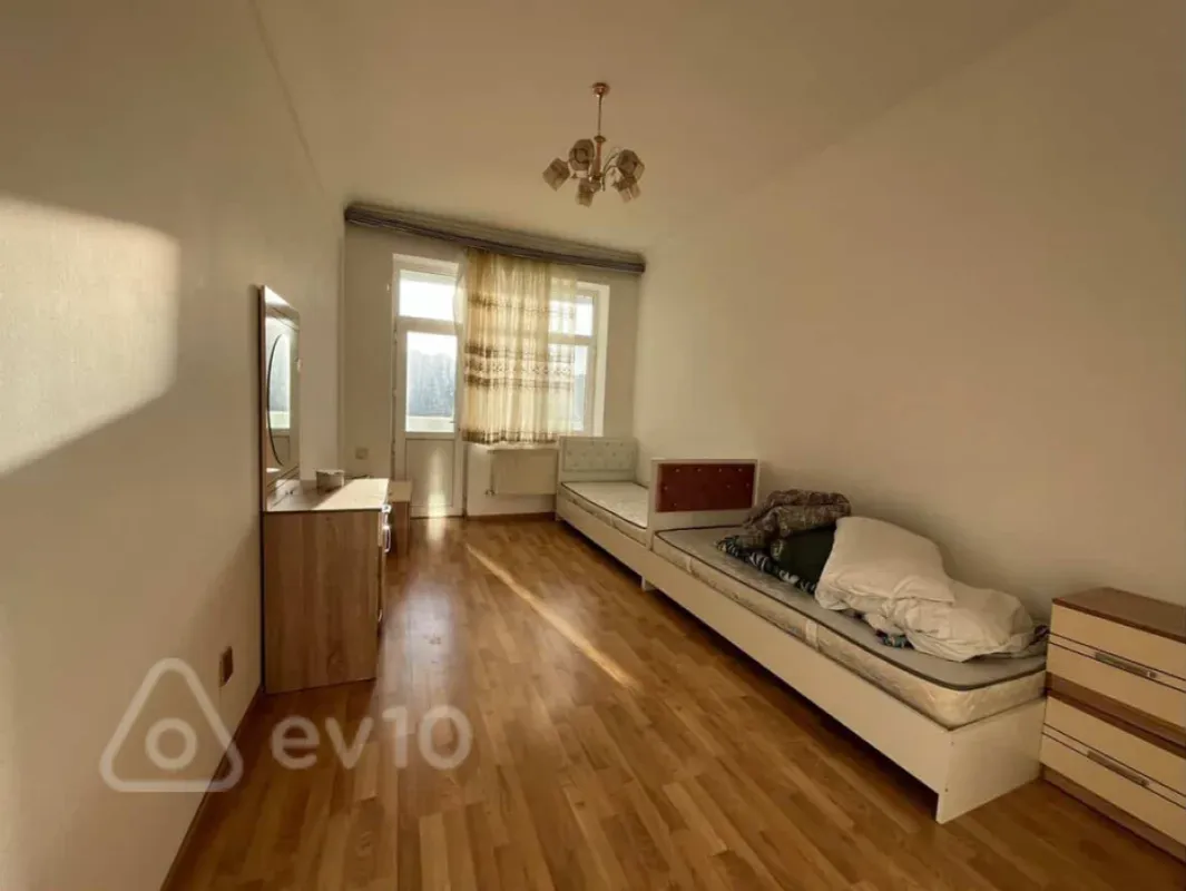 Kirayə verilir 4 otaqlı yeni tikili 15 m²