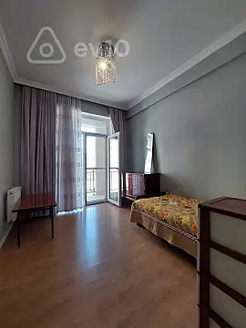 Kirayə verilir 3 otaqlı yeni tikili 70 m²