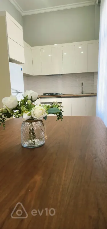 Kirayə verilir 3 otaqlı köhnə tikili 75 m²