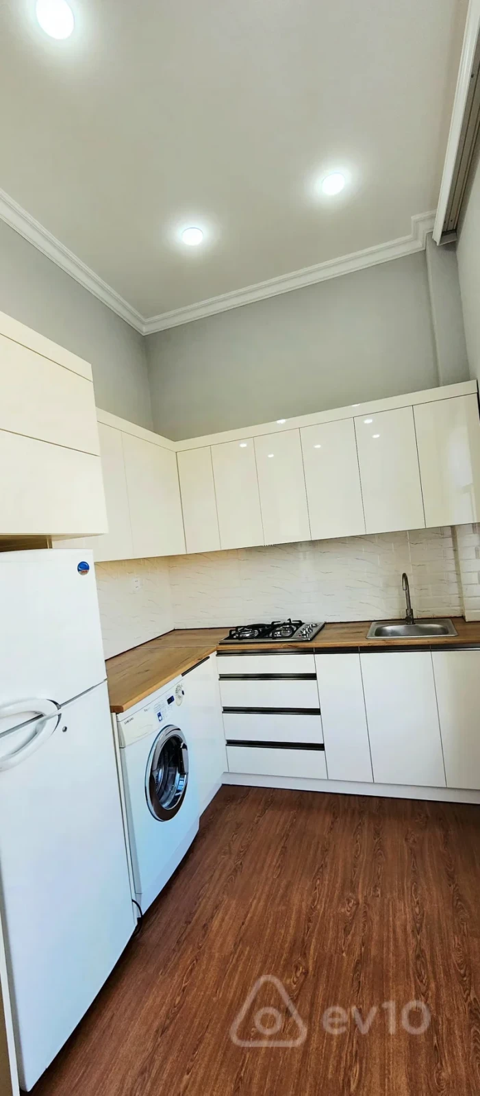 Kirayə verilir 3 otaqlı köhnə tikili 75 m²