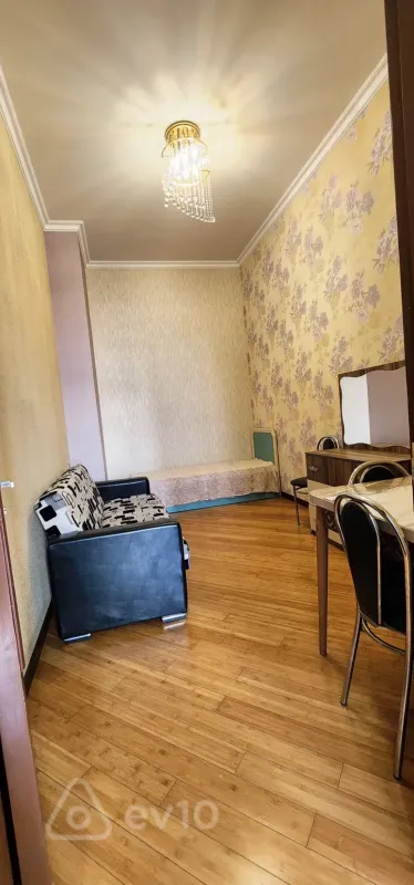 Kirayə verilir 3 otaqlı köhnə tikili 75 m²