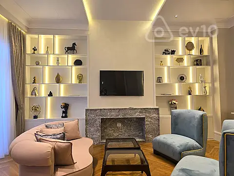 Kirayə verilir 3 otaqlı yeni tikili 120 m²