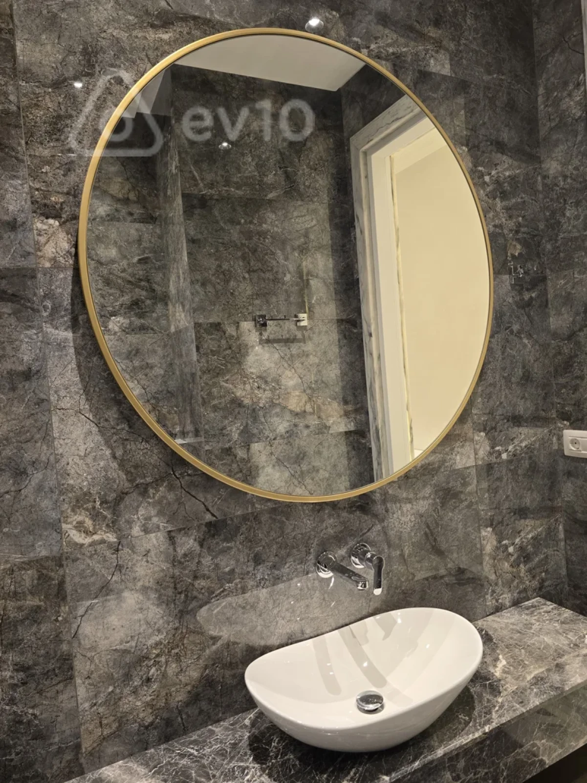 Kirayə verilir 3 otaqlı yeni tikili 120 m²