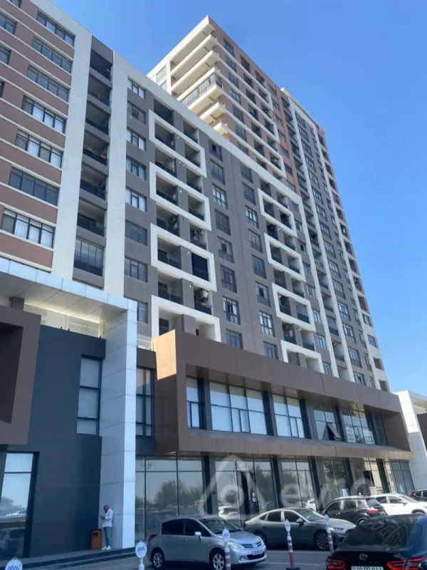 Satılır 2 otaqlı yeni tikili 108 m²
