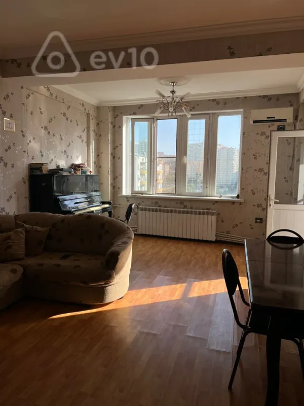 Kirayə verilir 3 otaqlı yeni tikili 90 m²