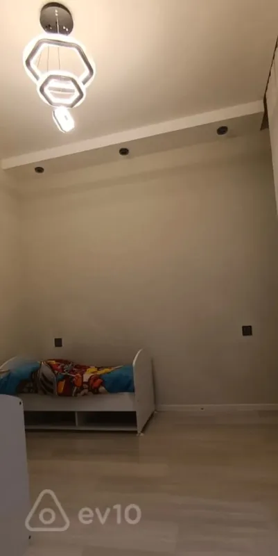 Satılır 3 otaqlı yeni tikili 60 m²