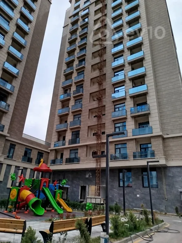 Kirayə verilir mənzil 1100 m²