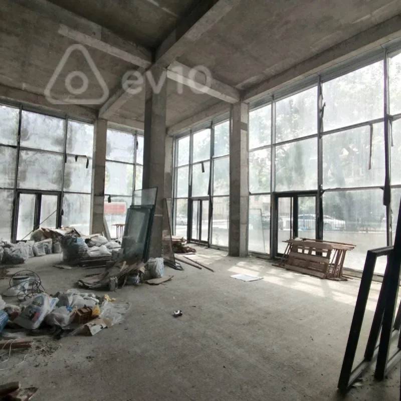 Kirayə verilir mənzil 1100 m²