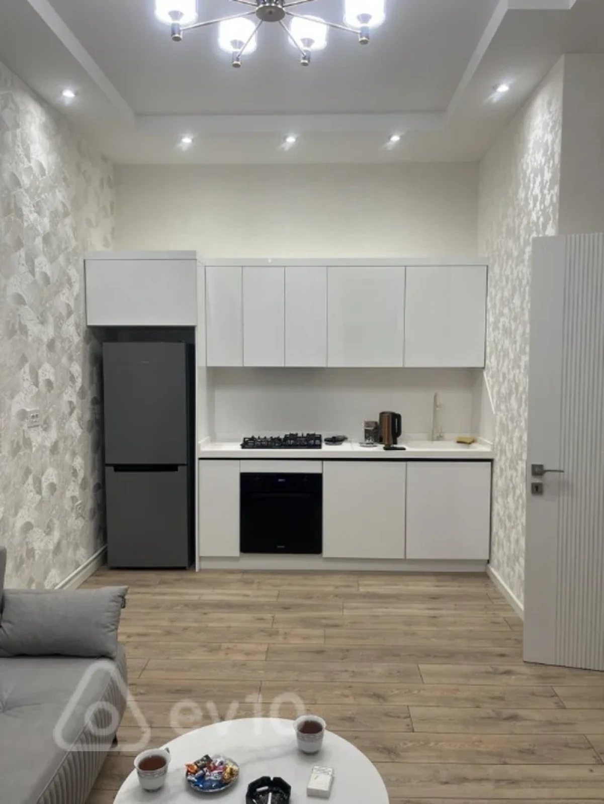 Kirayə verilir 2 otaqlı yeni tikili 60 m²