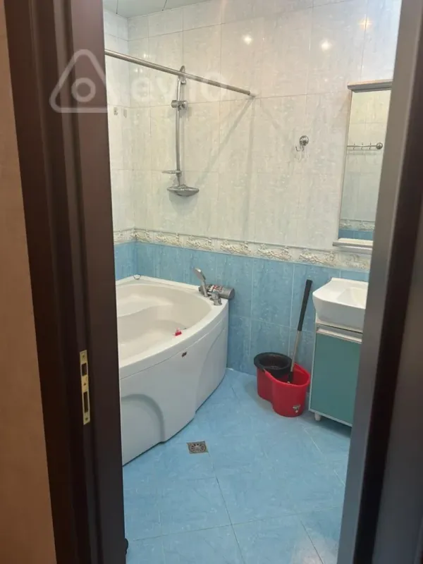 Kirayə verilir 3 otaqlı yeni tikili 90 m²