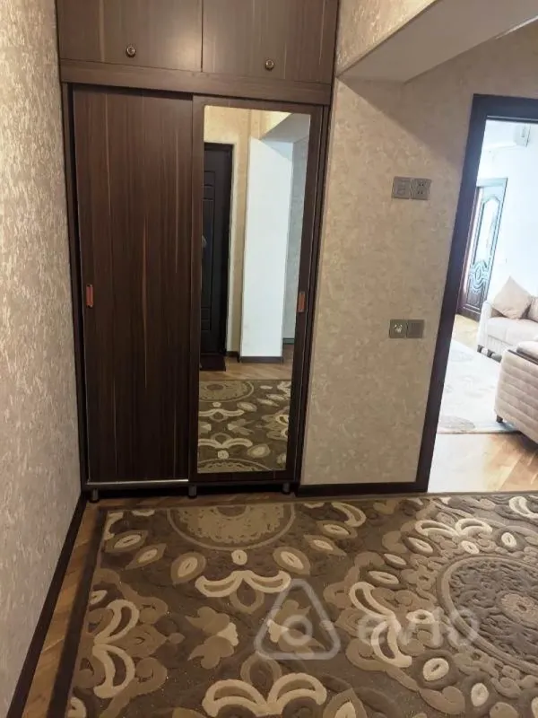 Kirayə verilir 3 otaqlı yeni tikili 100 m²