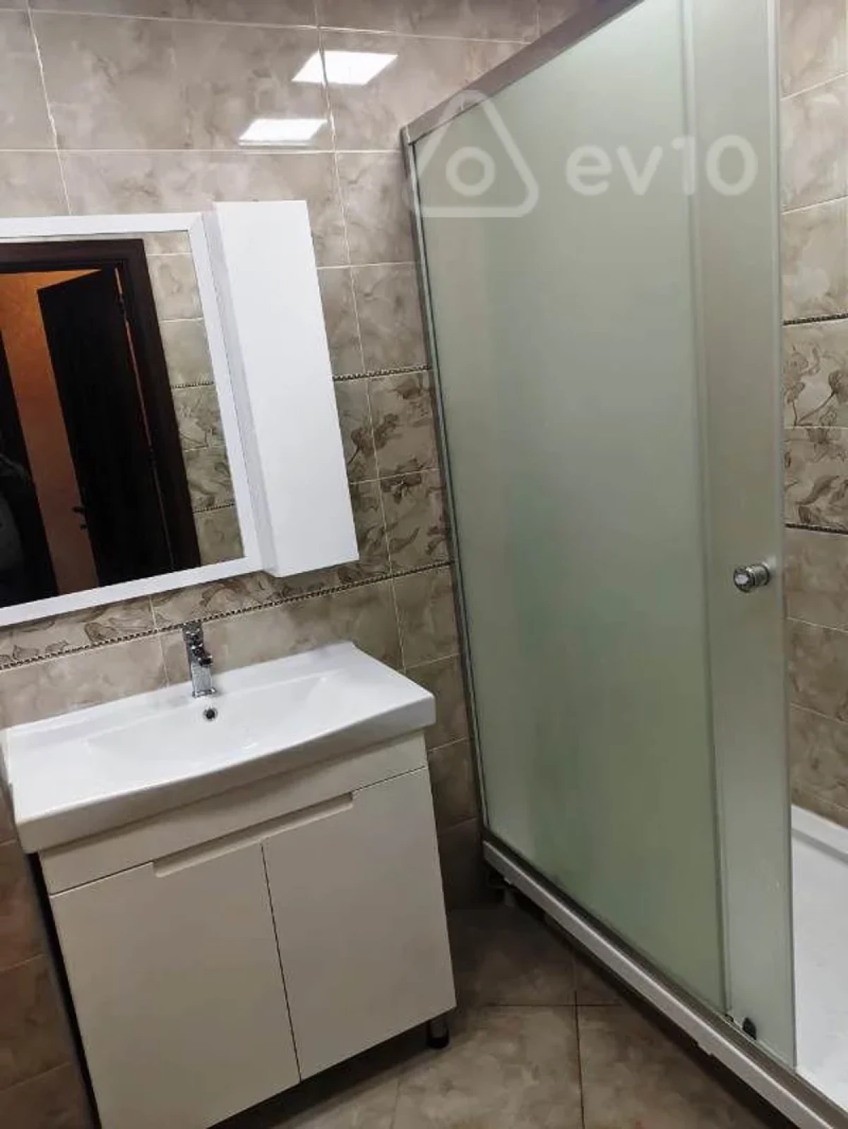 Kirayə verilir 3 otaqlı yeni tikili 100 m²