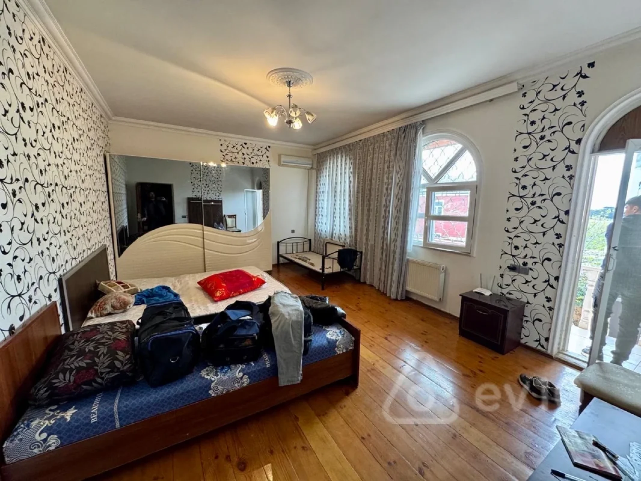 Kirayə verilir 1 otaqlı həyət evi 445 m²