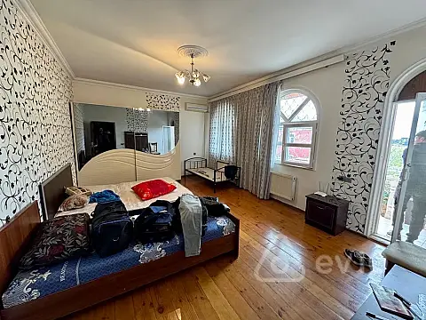 Kirayə verilir 1 otaqlı həyət evi 445 m²